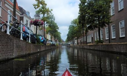 Kajakken op de Leidse Grachten