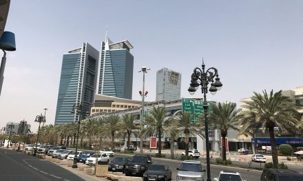 Tempus fugit; de tijd vliegt in Saudi-Arabië